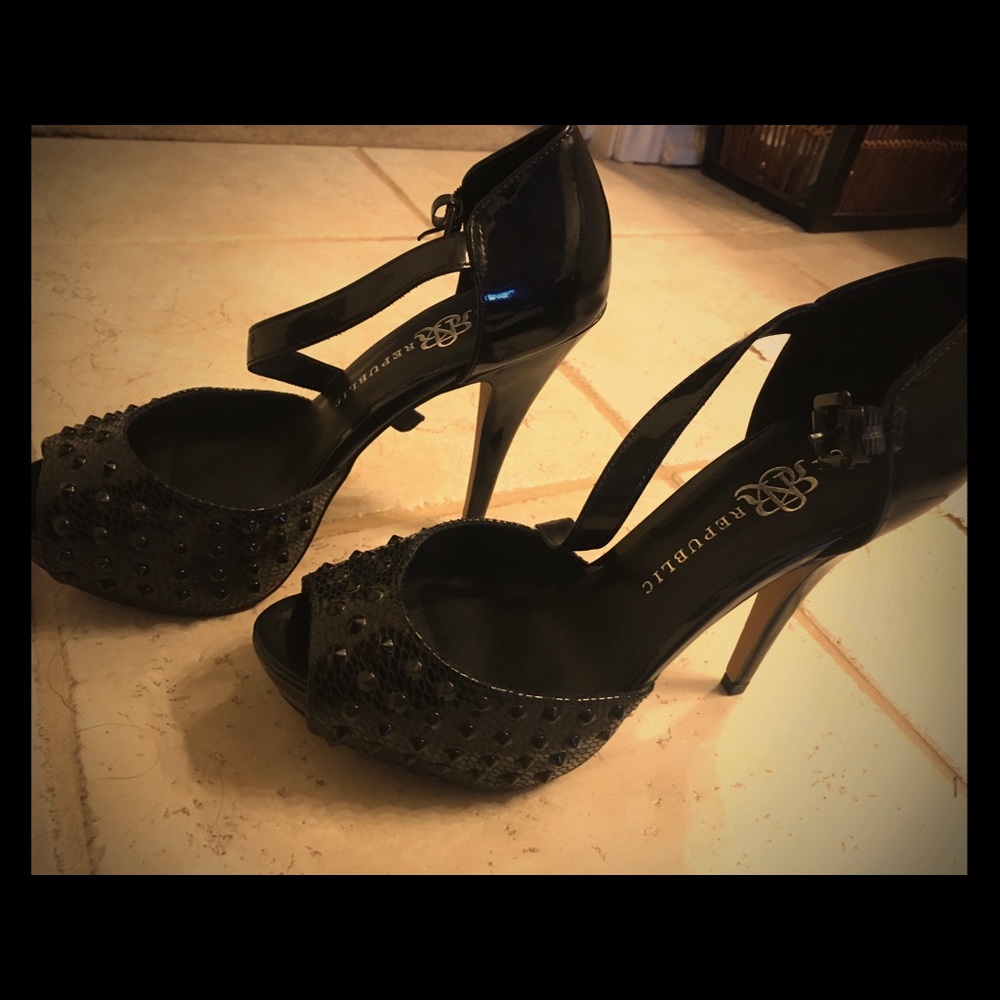 gorgeous black spiky heels